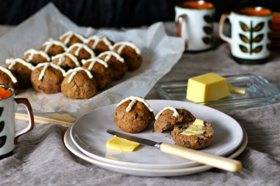Gluten Free Hot Cross Buns with Lemon Cashew Cream from The Holistic Ingredient. Healthy easter treats.